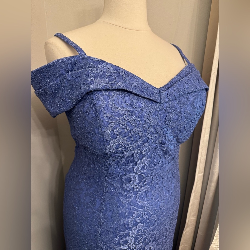Plus Dress 💙 - Picture 3 of 12